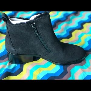 New waterproof Cole Hahn black booties